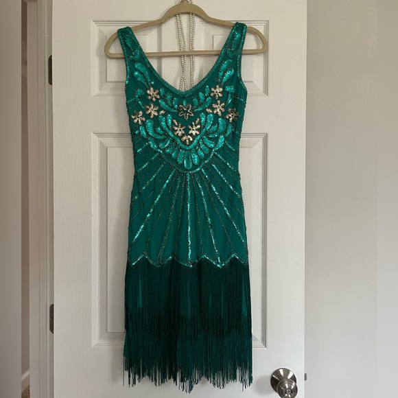1920s flapper dress! Never wore. Comes with the string of pearls - Picture 2 of 5